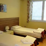 Konukevi Guest