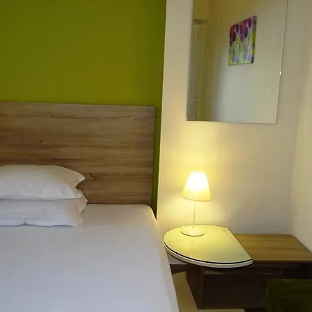 Guest Guest house